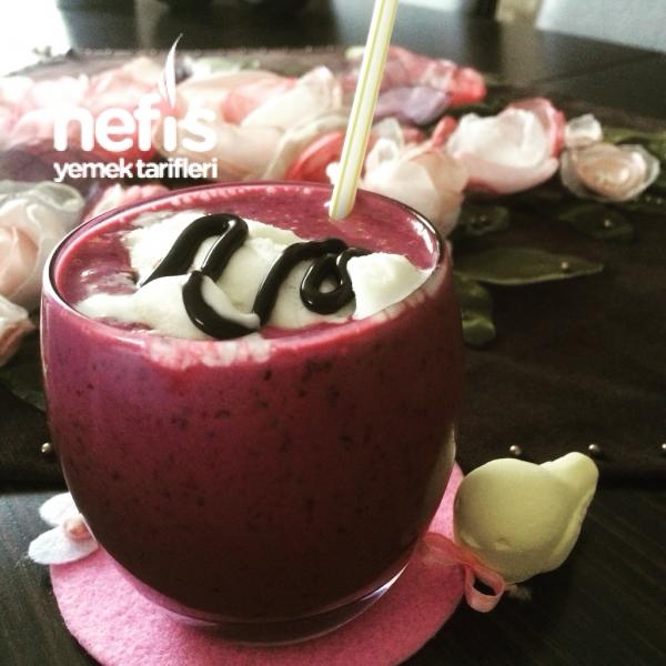 Karadut Milkshake